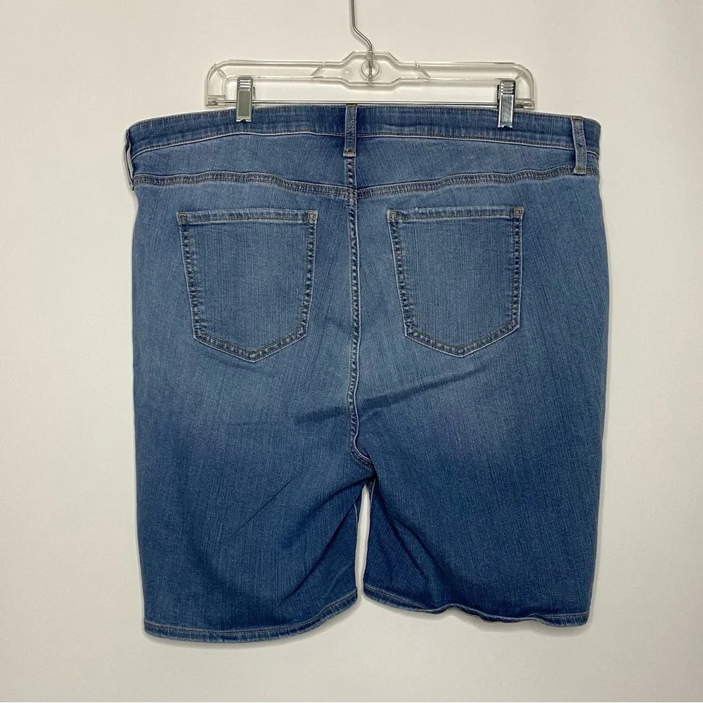 Torrid Sky High Skinny Jean Shorts 22